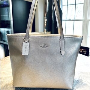 Coach MTL XGRN LTH ZIP TOT